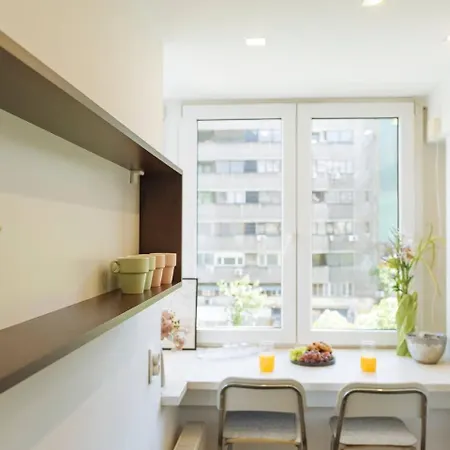 Ruth - Sq. I Balcony I Cheap Parking 布加勒斯特
